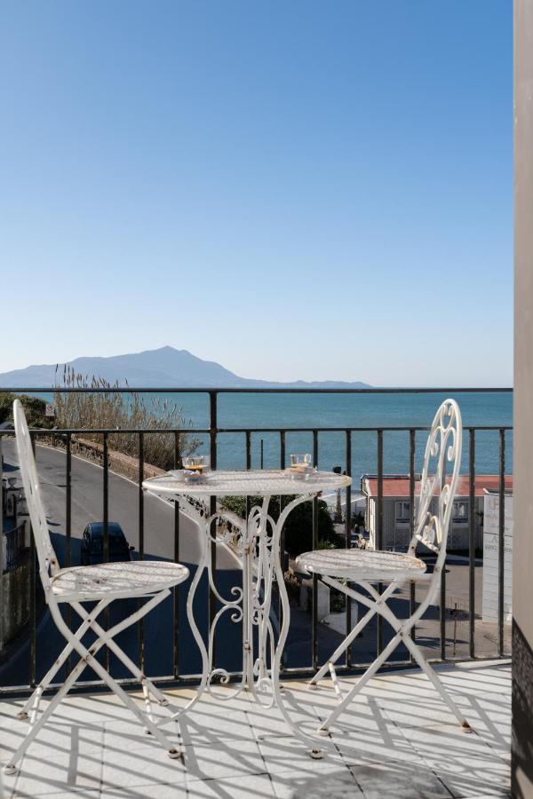 Naro Suites And Rooms Баколі Екстер'єр фото