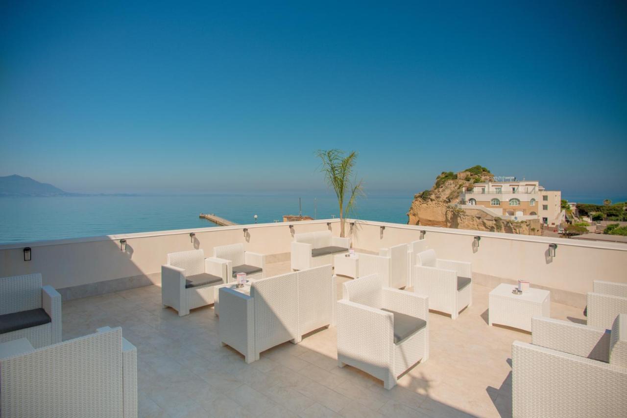 Naro Suites And Rooms Баколі Екстер'єр фото