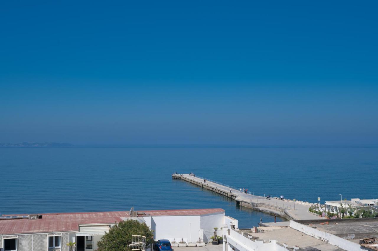 Naro Suites And Rooms Баколі Екстер'єр фото