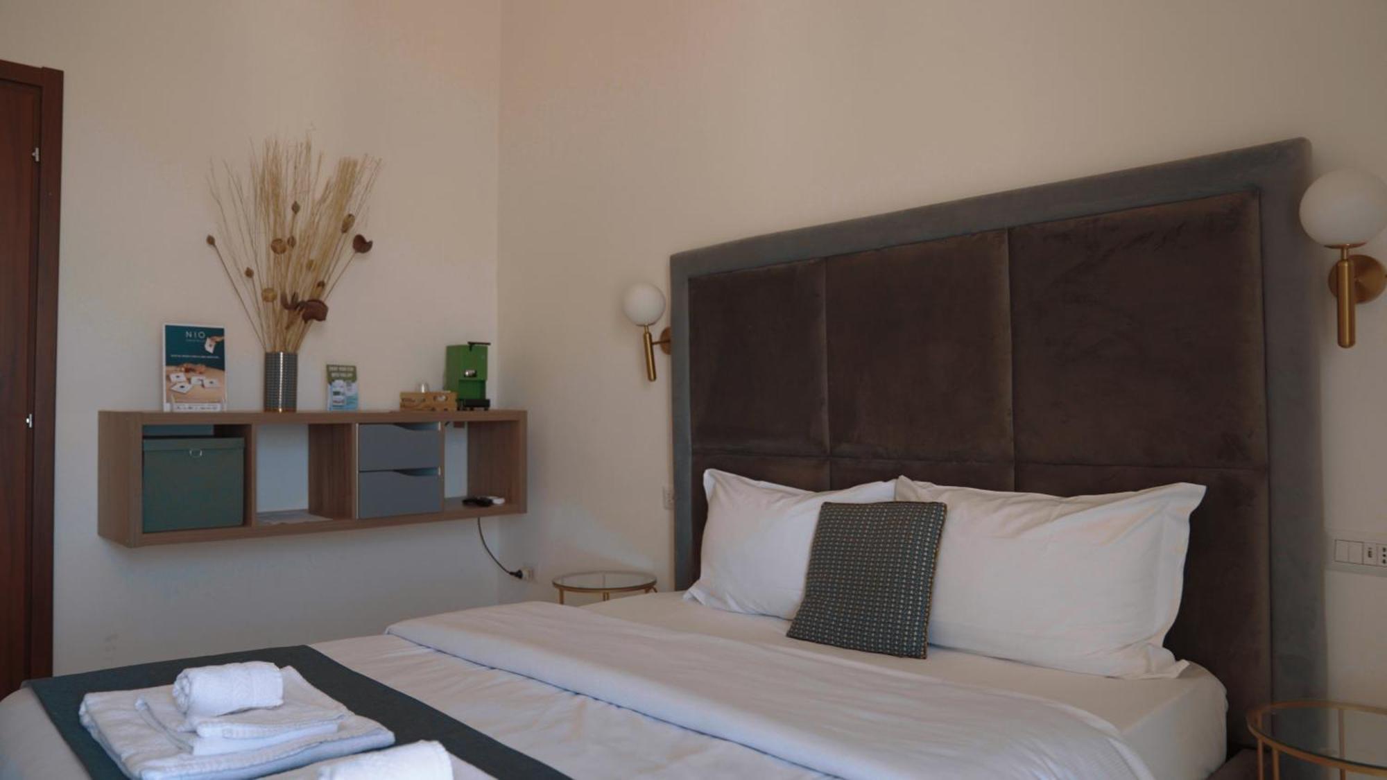 Naro Suites And Rooms Баколі Екстер'єр фото