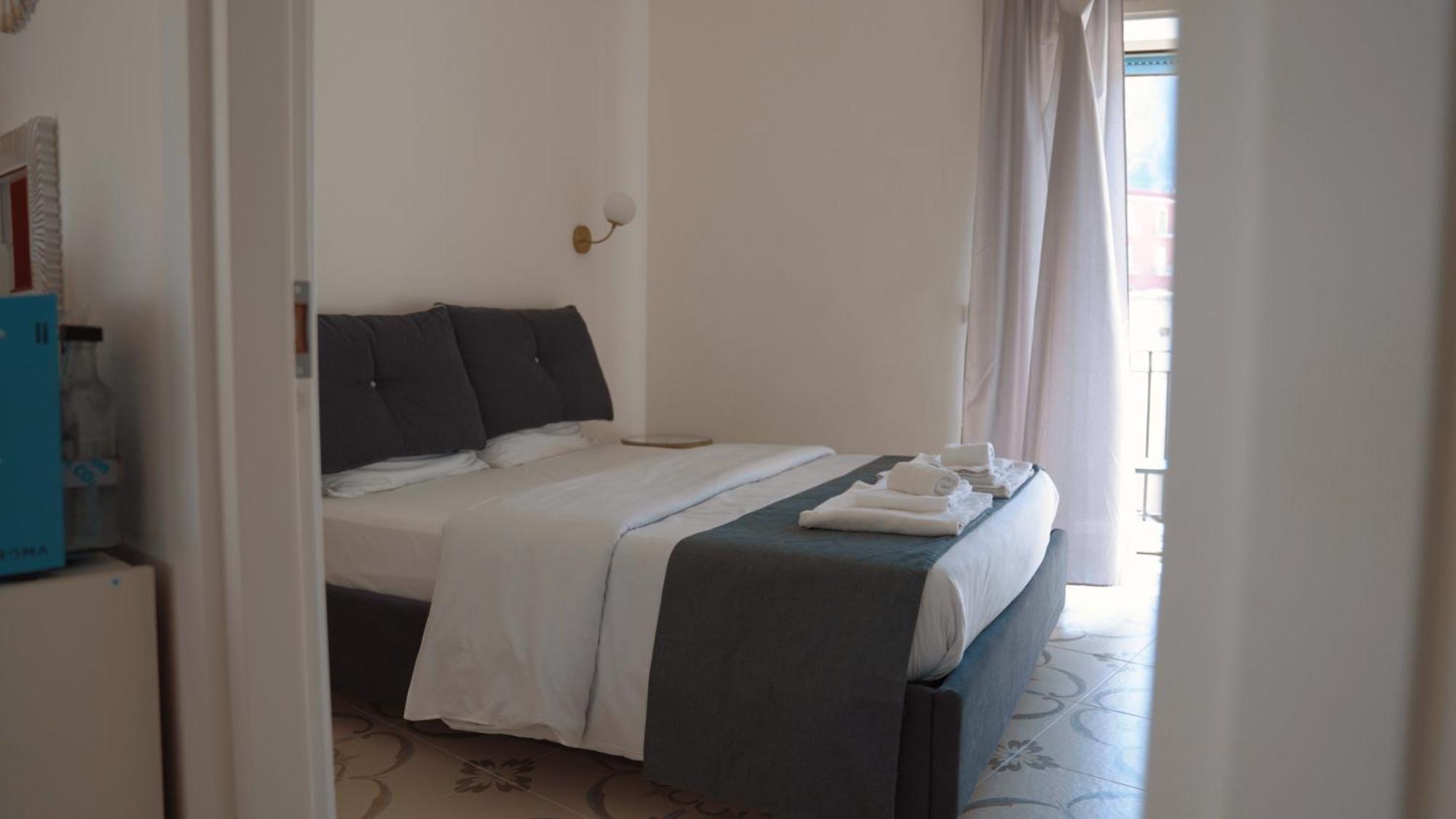 Naro Suites And Rooms Баколі Екстер'єр фото
