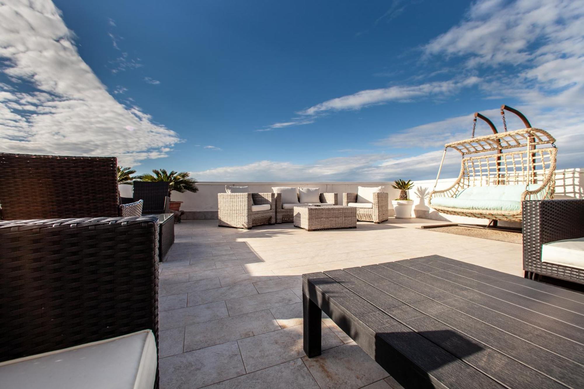 Naro Suites And Rooms Баколі Екстер'єр фото