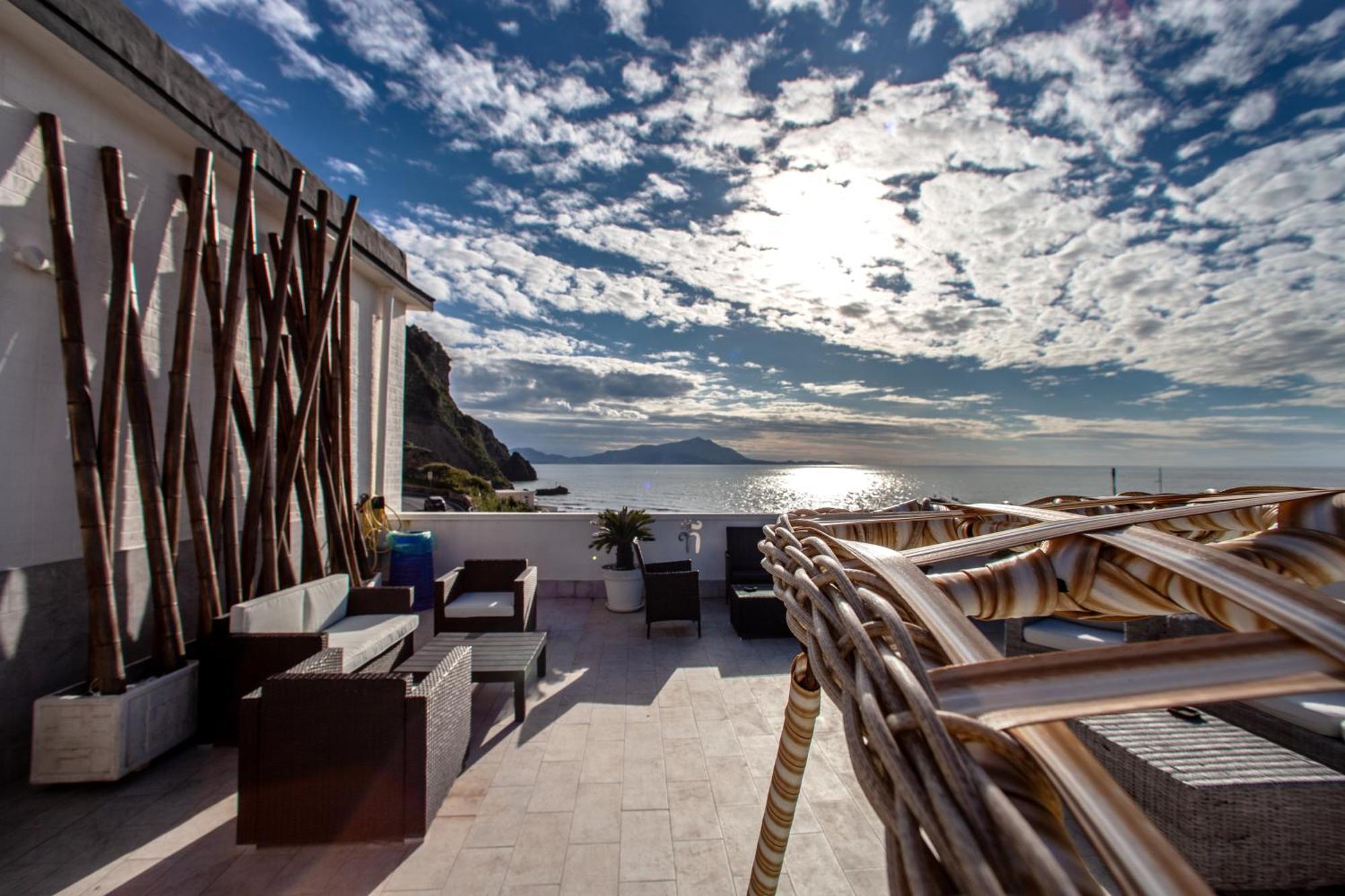 Naro Suites And Rooms Баколі Екстер'єр фото