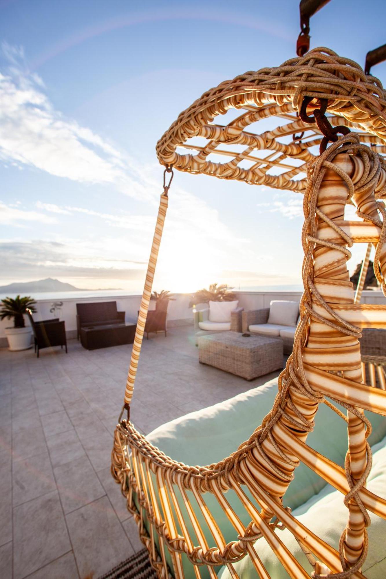 Naro Suites And Rooms Баколі Екстер'єр фото